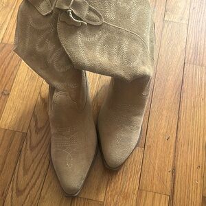 Women's Tan Suede Boots
